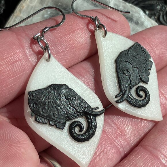 Carved Elephant Earrings in Jasper and Jade Stone Crystal Jewelry - Picture 3 of 5